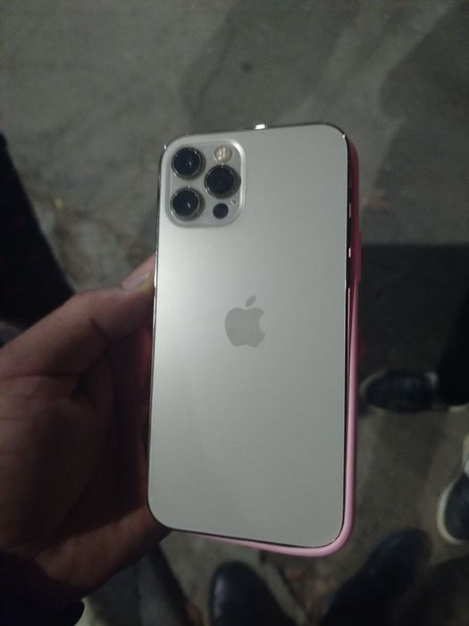 Айфон 12 про сотлади срочно
