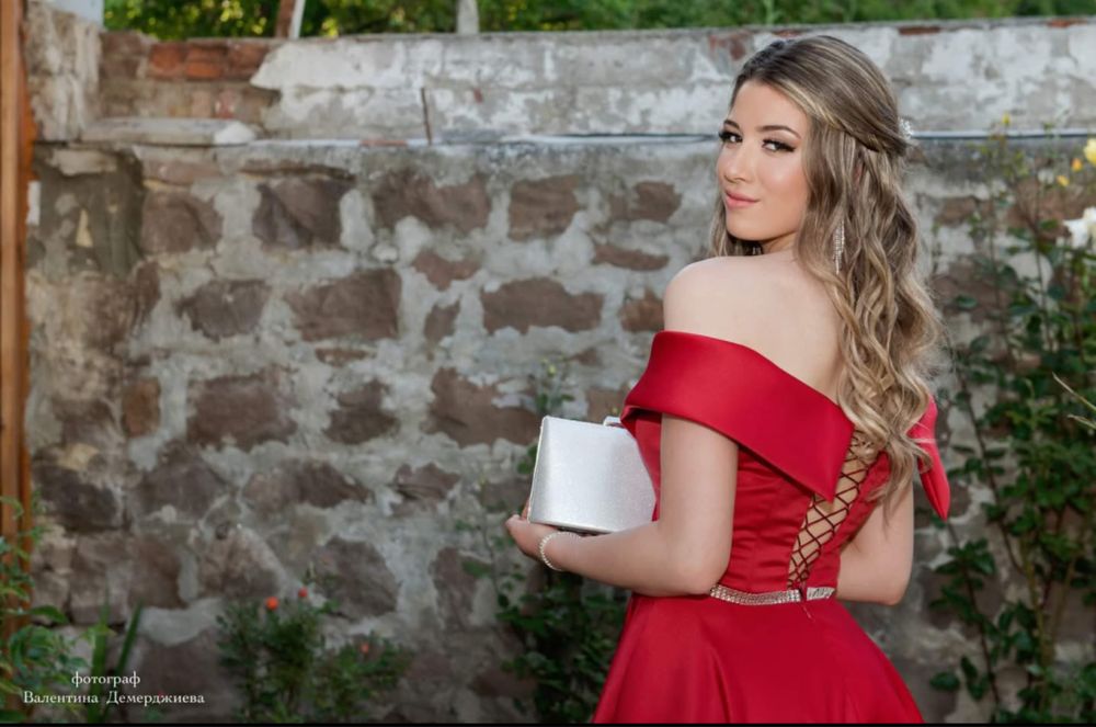 Кокетна бална рокля