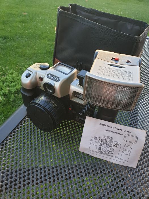 Aparat foto pe film Sony DL2000A + Blitz dedicat | Vintage Functional
