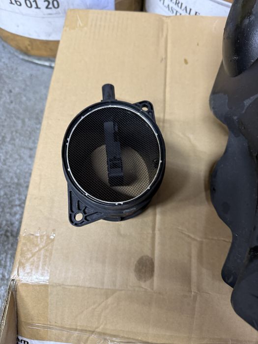 Debitmetru aer bmw e60 e61 carcasa filtru aer bmw e60 e61 n47 177cp
