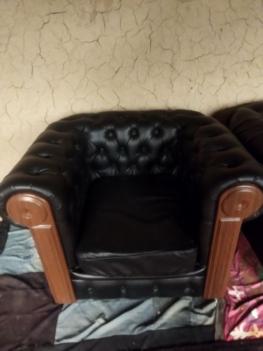 Chester divan kreslo holati alo srochna pul zarurligi uchun sotilyapdi