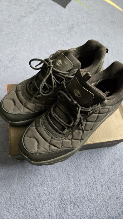 Продам MERRELL кроссовки