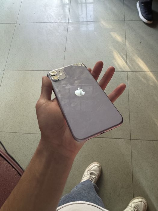 продам iphone 11.64 гб