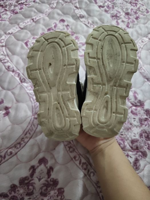 Детские кроссовки 25 размер