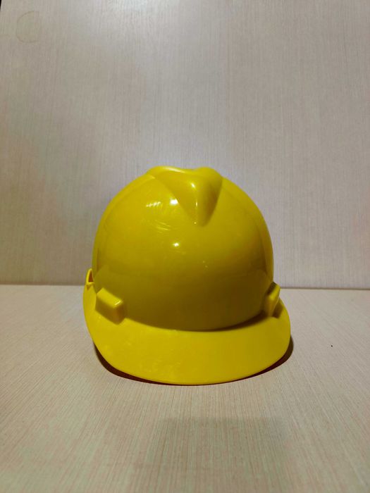 Каски на продажу