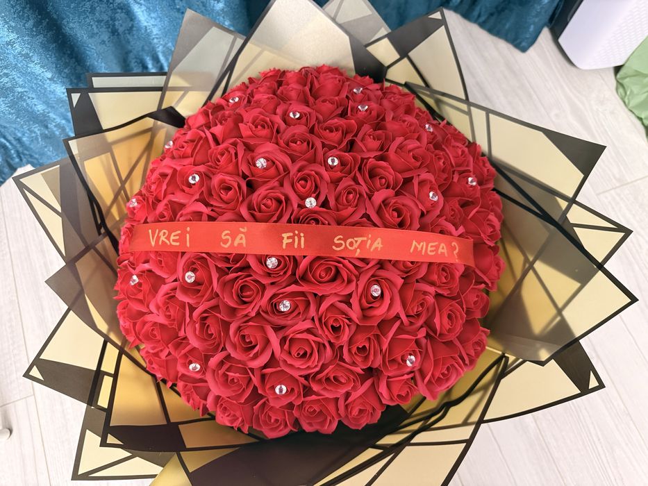 Buchet trandafiri cu mesaj