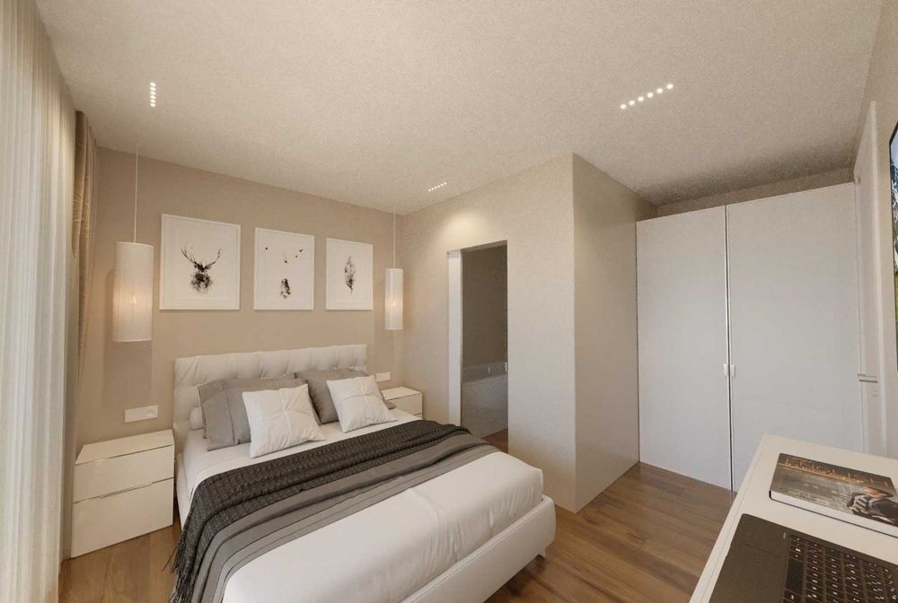 Se vinde apartament 4 camere situat la etajul 3/4 Str Vasile Alexandri (Cocosvar)
