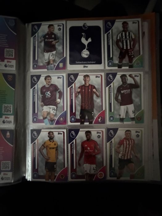 Продавам Premier League карти