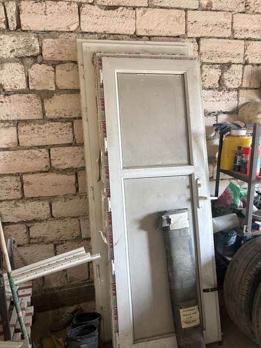 Пластик есік сатылады 80/90см