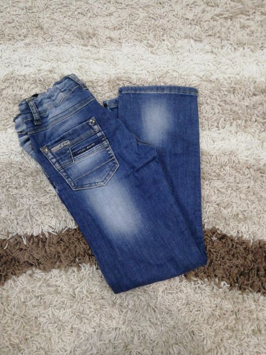 Продам джинсы для мальчика