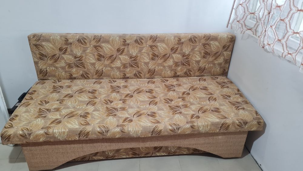 Разтегателен диван