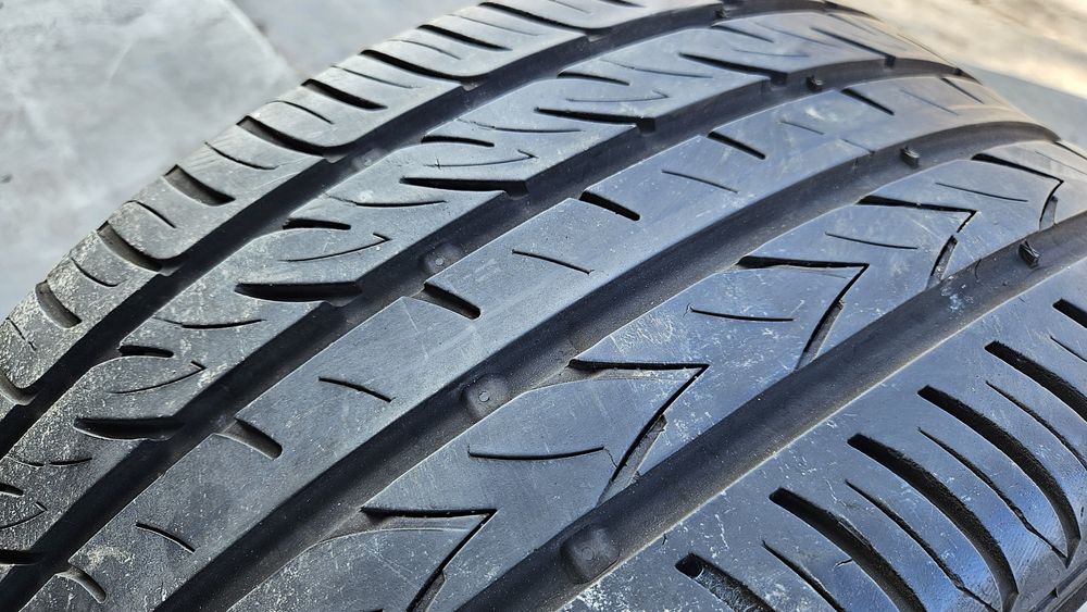 2бр гуми 245 35 19 дот 22