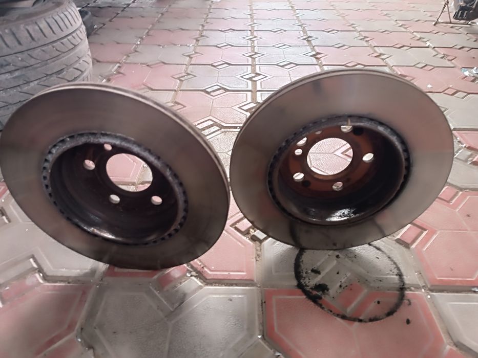 продам диски тормозные
