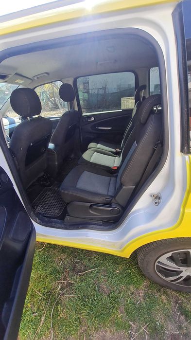 Продавам мини ван форд галакси 2015