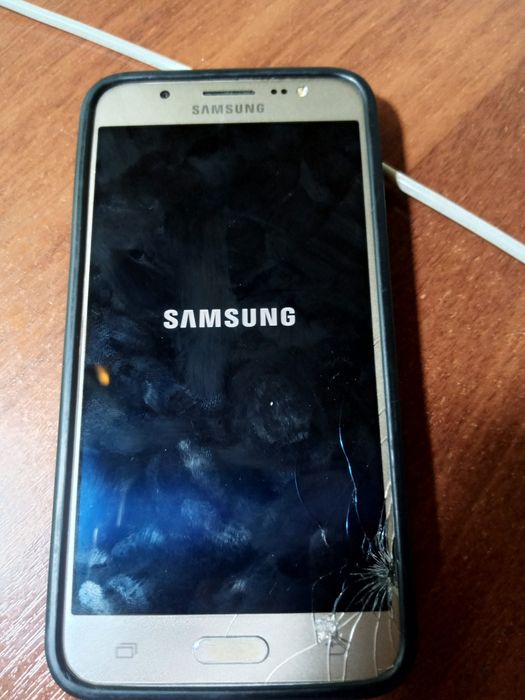 Телефон с чехлом