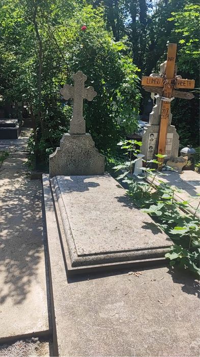 Loc de veci cimitirul Sf Vineri(Capac piatra)