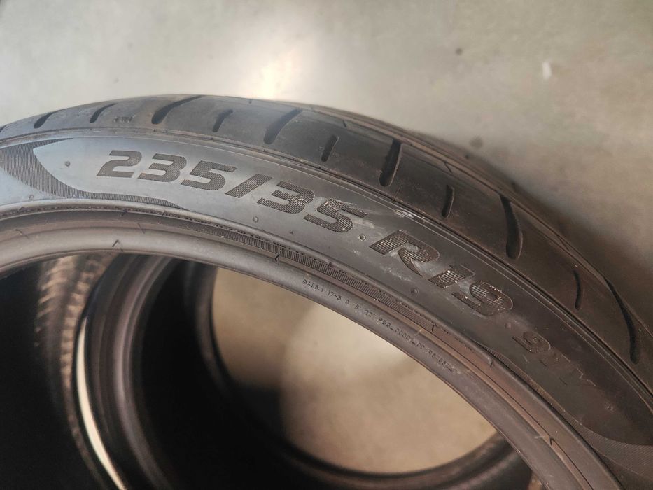 2бр.летни гуми 235/35/19 Pirelli