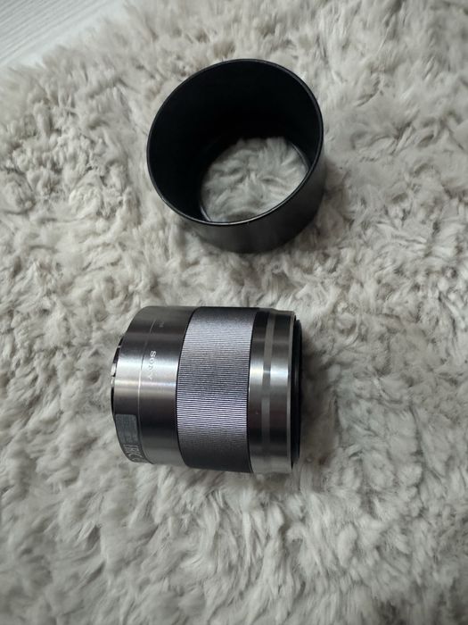 Sony 50mm f1.8 OSS (Argintiu) - Obiectiv Portret cu Stabilizare