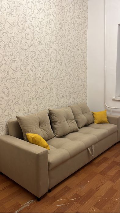 продам стол со стульями и диван