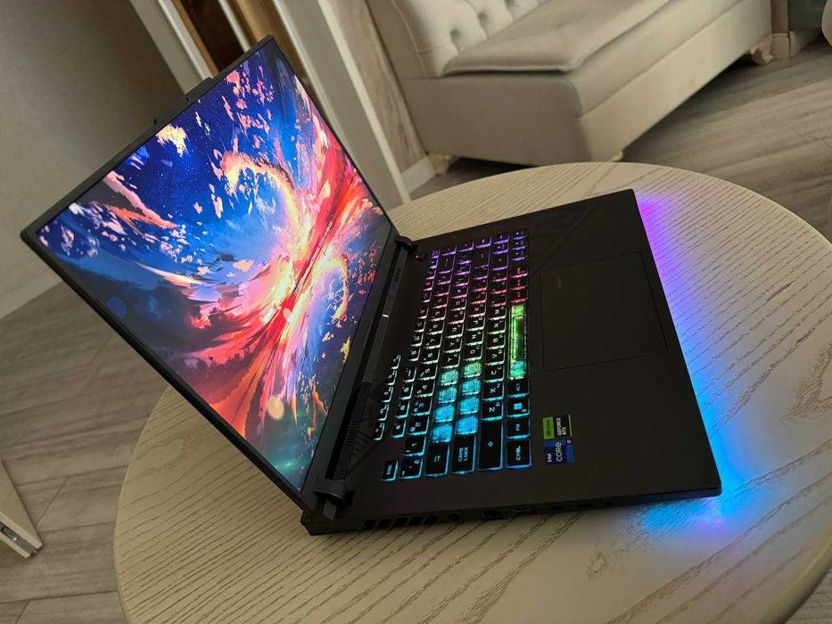 ASUS ROG Strix G16 | i9-13980HX | RTX 4080 | 32GB RAM | 2TB SSD | 16”