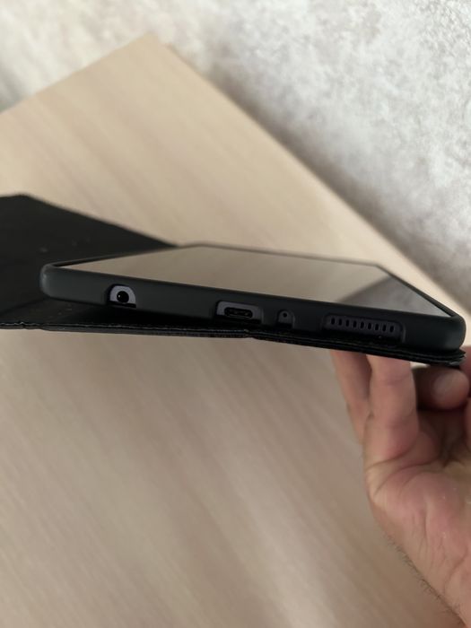 Продается планшет Samsung Tab A7. Sim поддерживает