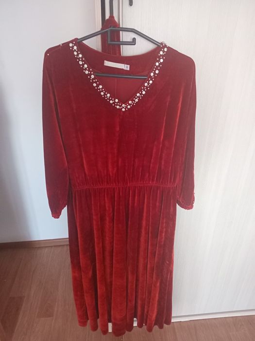 Платье 56 размер велюр или бархат 5000 тг