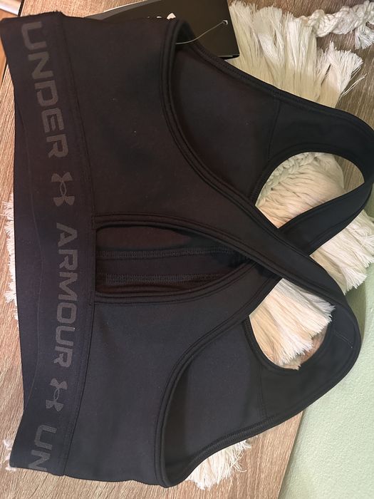 Спортно бюстие UNDER ARMER S