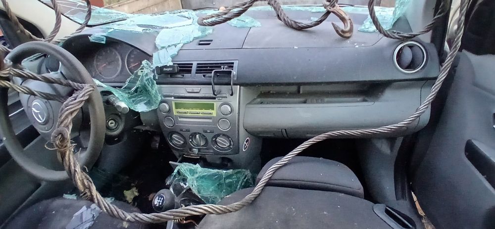 Mazda 2   1.4i  2004