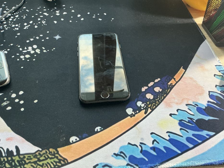 Iphone 7  продам