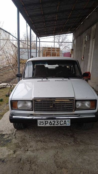 Vaz 2107 sotiladi