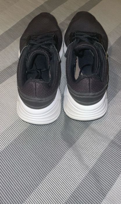 Adidasi Adidas.