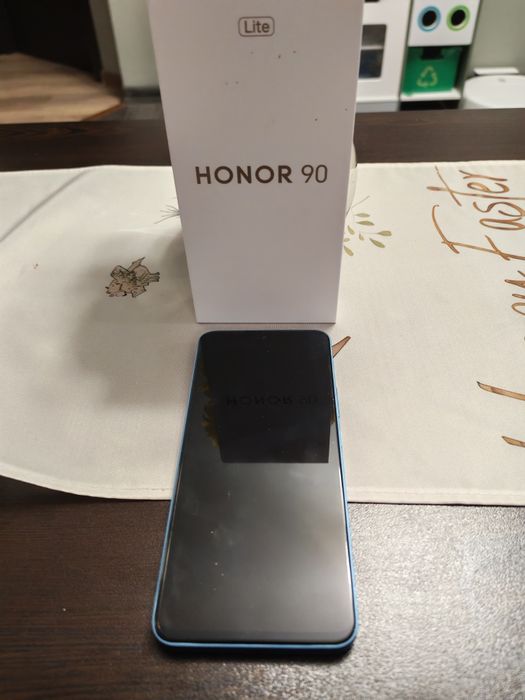 Телефон Honor 90 lite