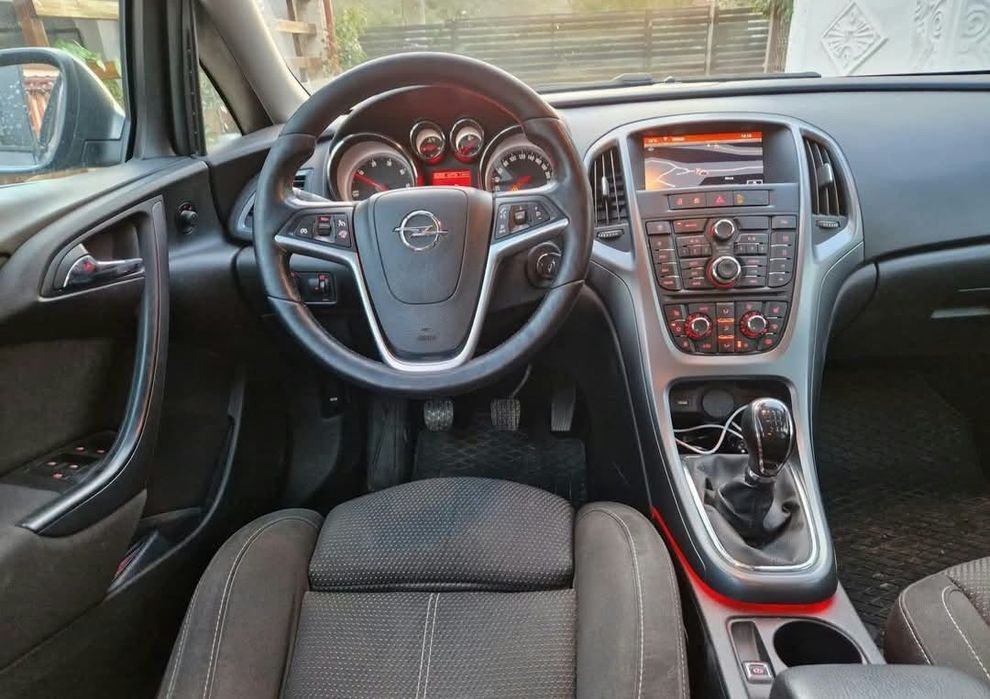 Vind opel astra j