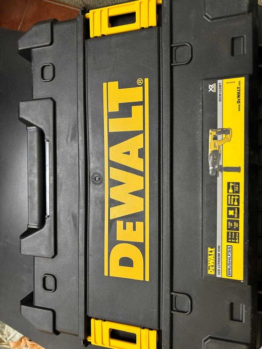 Dewalt perforator fara fir DCH133NT-XJ