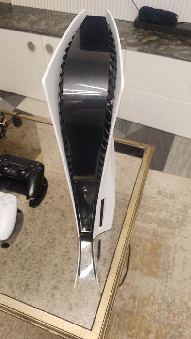 PlayStation5 Folosit, doua controlăre doualsense, charging dock