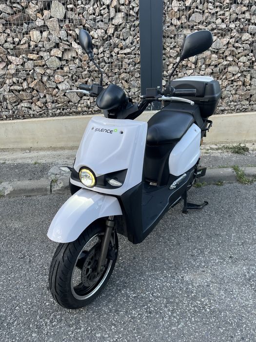 Scuter electric Silence s02  125 categoria A1 si B moto