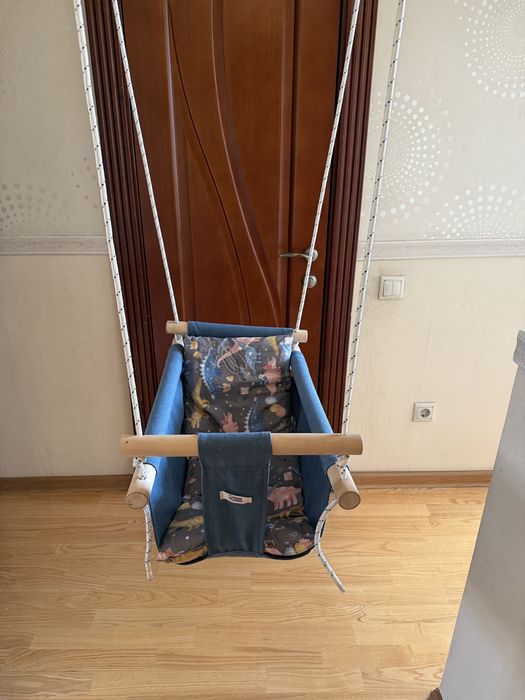 Детская качеля навесная