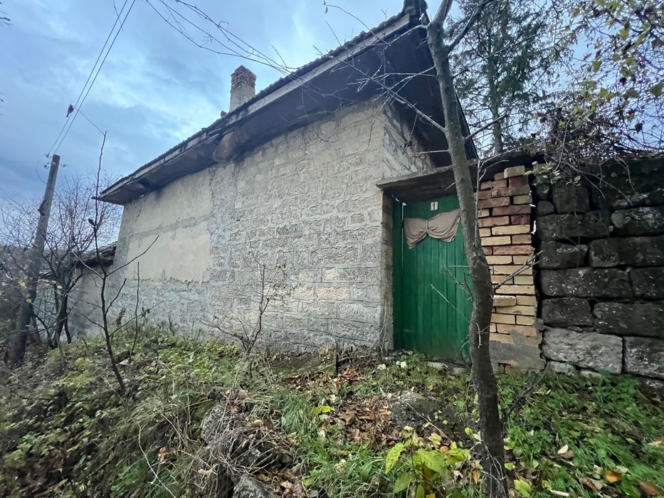 Имот в село Равна