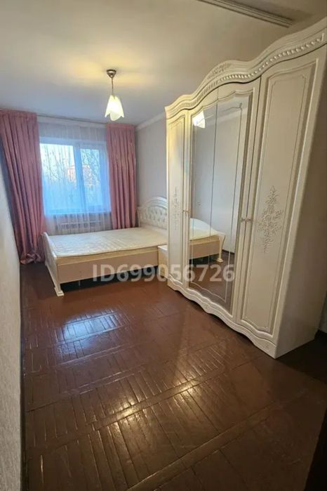 Диван раскладной и шкаф