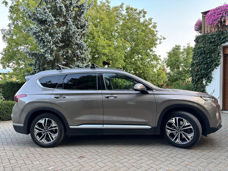De vanzare Vând Hyundai Santa Fe 2.2 CRDi 4WD 8AT Luxury – 2019