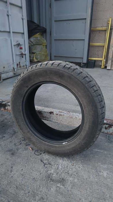 Продам зимнюю шипованную резину Ikon (Nokian) Nordman 7 185/65R15