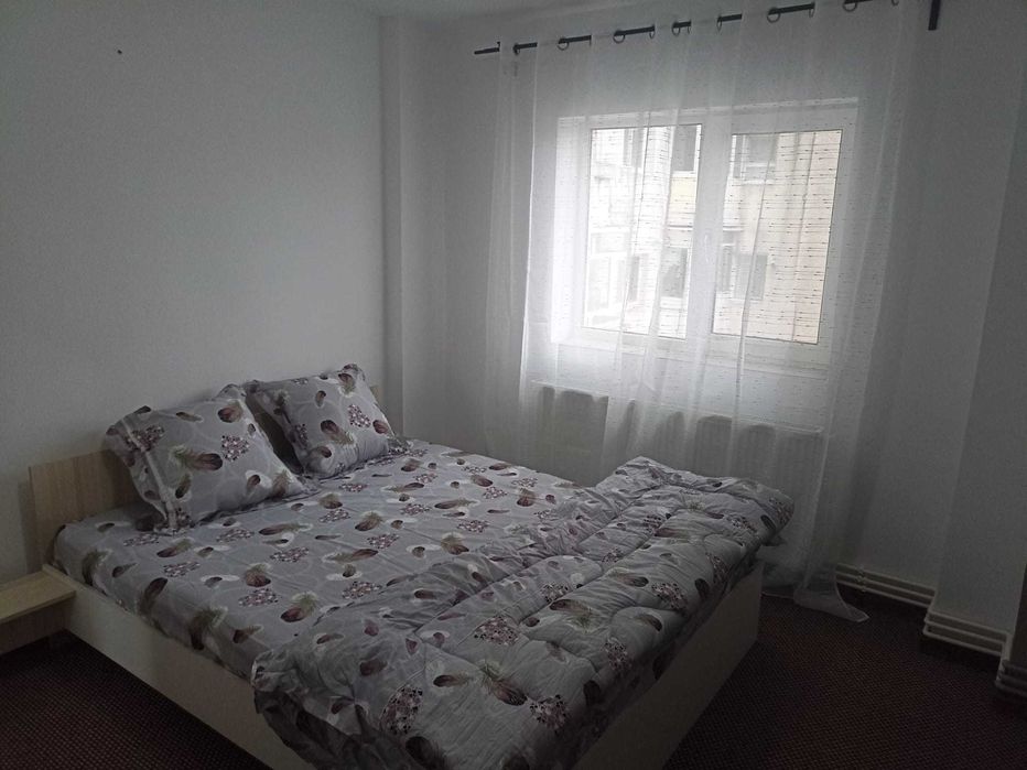 Spre inchiriere apartament 2 camere, situat la et.3 al unui imobil situat in centrul orașului Târgoviste