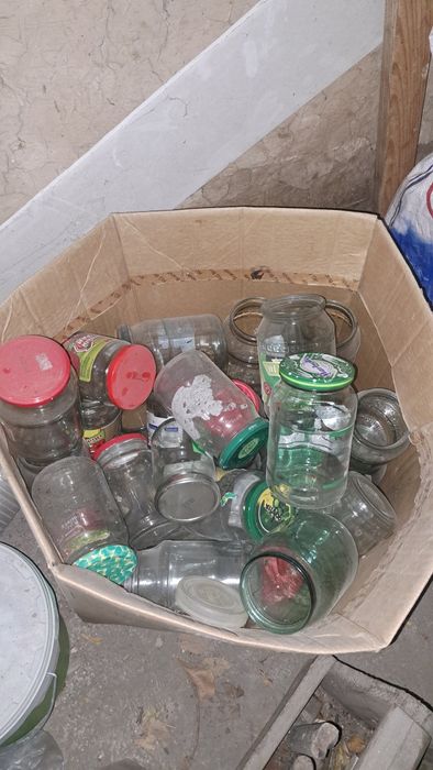 Продам банки разные.