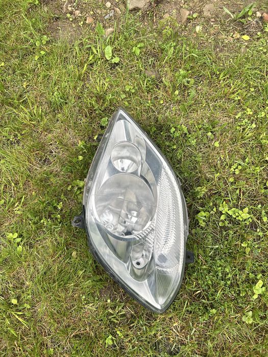 Bara fata,Capota,aripa fara ,far Sprinter 2010