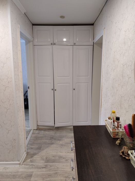 Продам 2 комнатную.КЖБИ