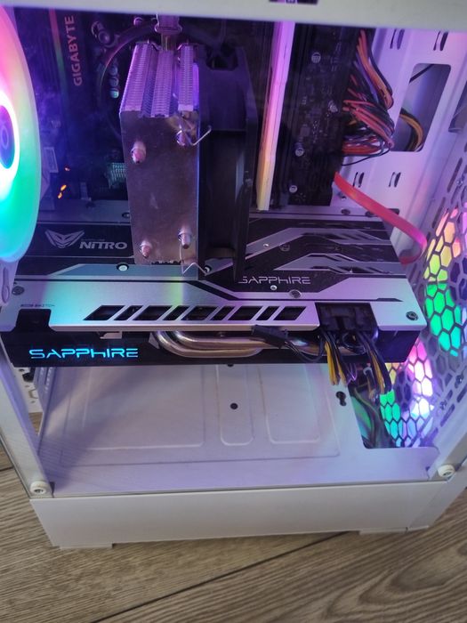 Vând PC gaming bun