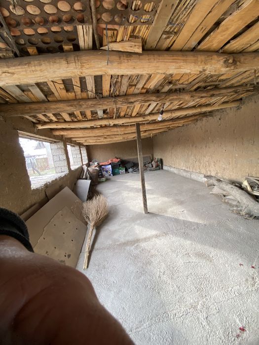 Qorg’on mahala 6 sotix 5xonali uy sotiladi gaz svet suv hammasi bor