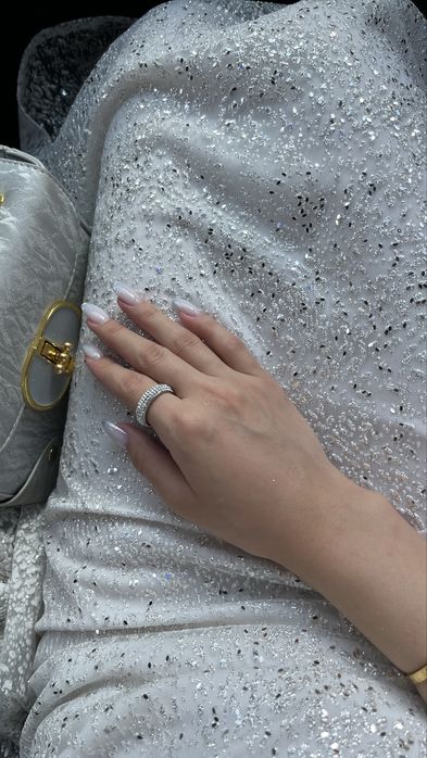 Платье вечерние.