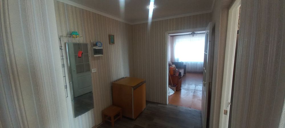 продам 3х комнатную на 3 этаже