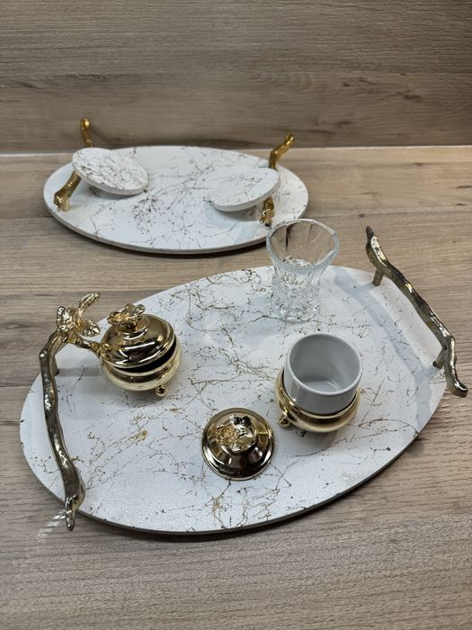 Поднос за годеж имитиращ мрамор